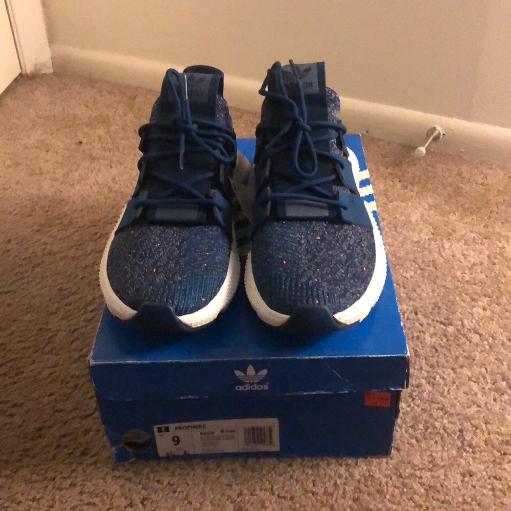 Mens adidas prophere sneakers size 9 with tags never worn.